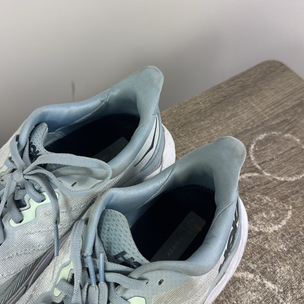 Hoka Arahi 6 women’s size 9.5B walking running gym workout white shoe blue - Picture 5 of 9